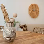 Cozy & Refurbished In Old Town * Μαρμπέλλα